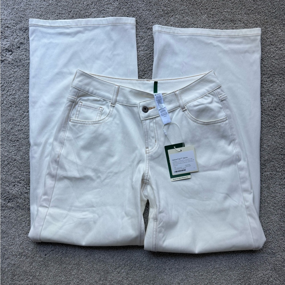 HALARA White Sweatpant Jeans